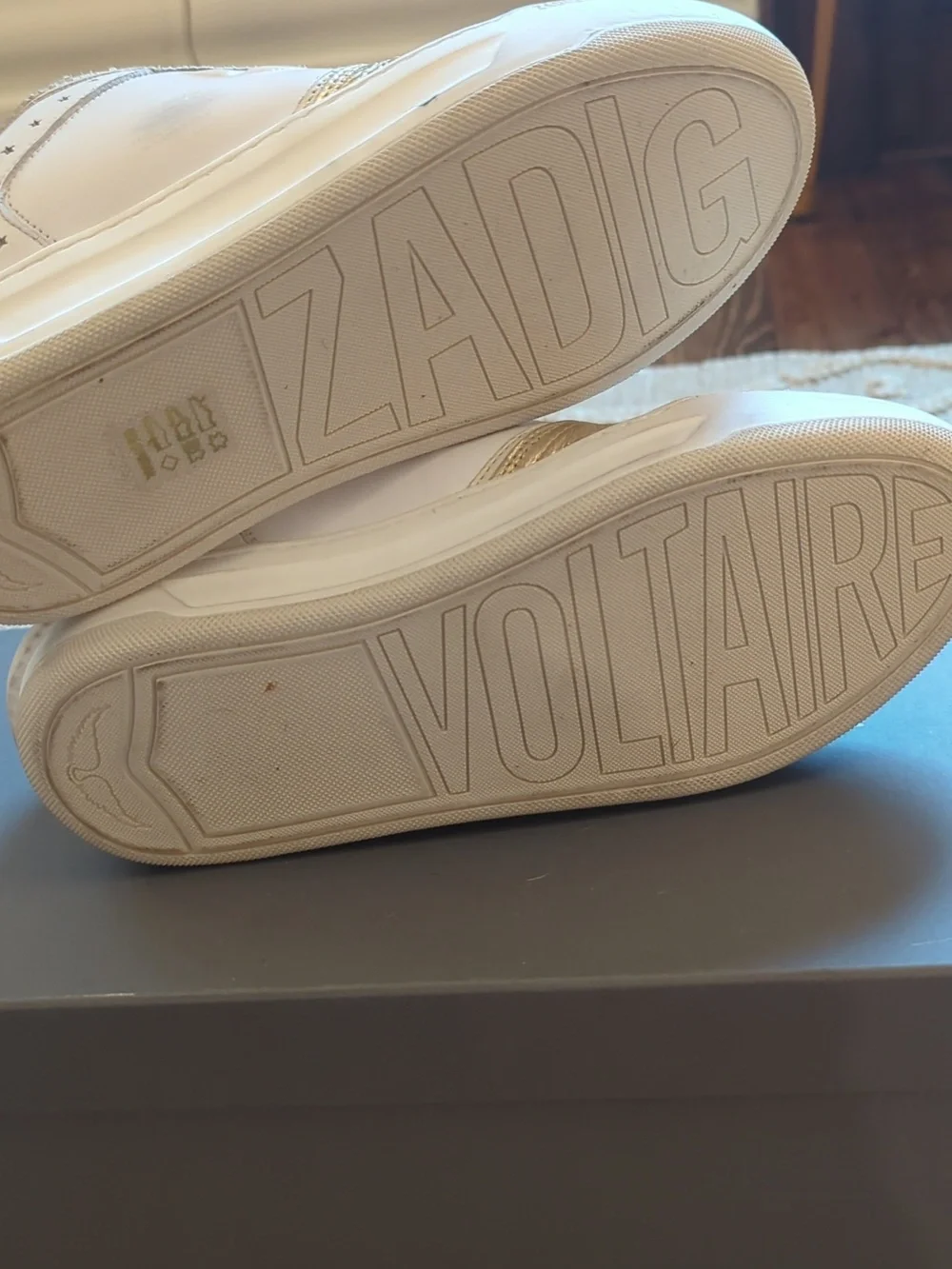 NWB Zadig & Voltaire Wings Low Sneakers White Gold Leather Size 7 (37) - Picture 6 of 7